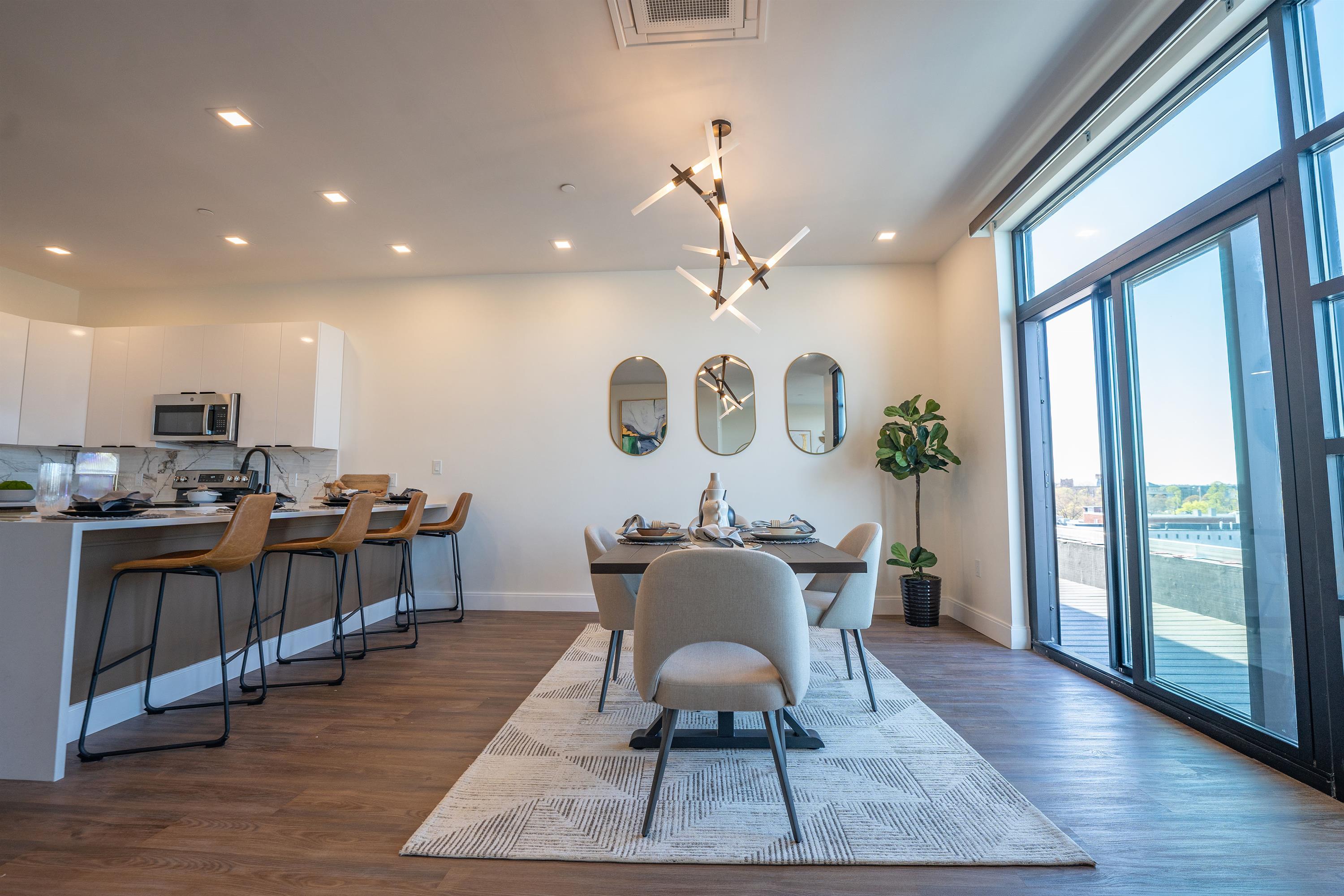136 Essex Street - 501